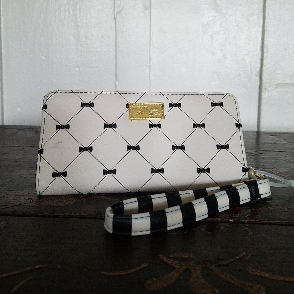 Betsey Johnson Wallet Wristlet
